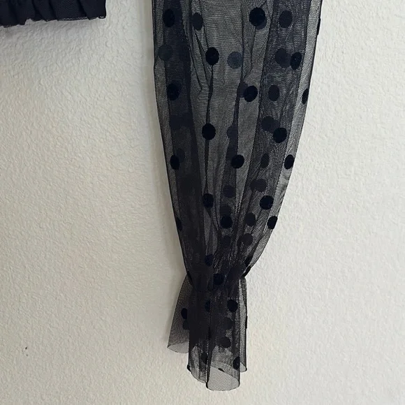 Forever 21 Black Mesh Sleeve Blouse - Picture 4 of 6